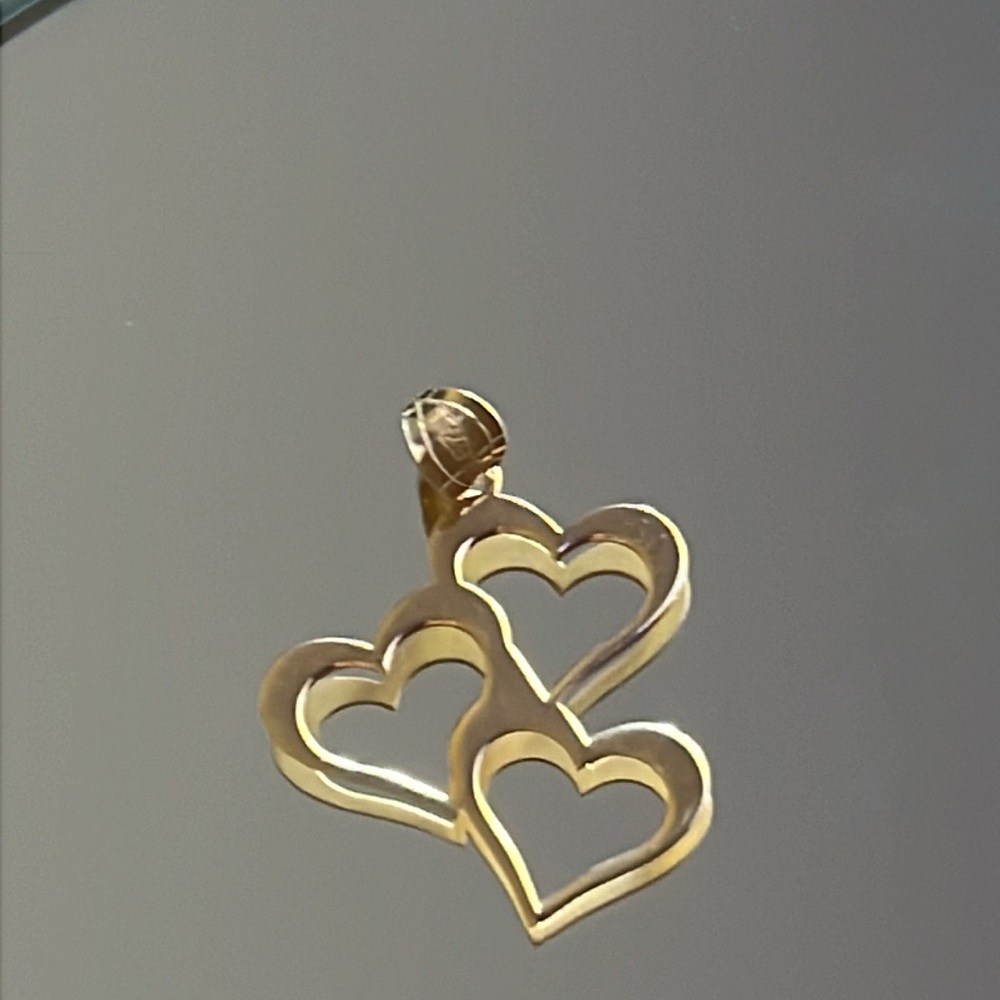 18k solid gold multi-heart  pendant. Gold tone
